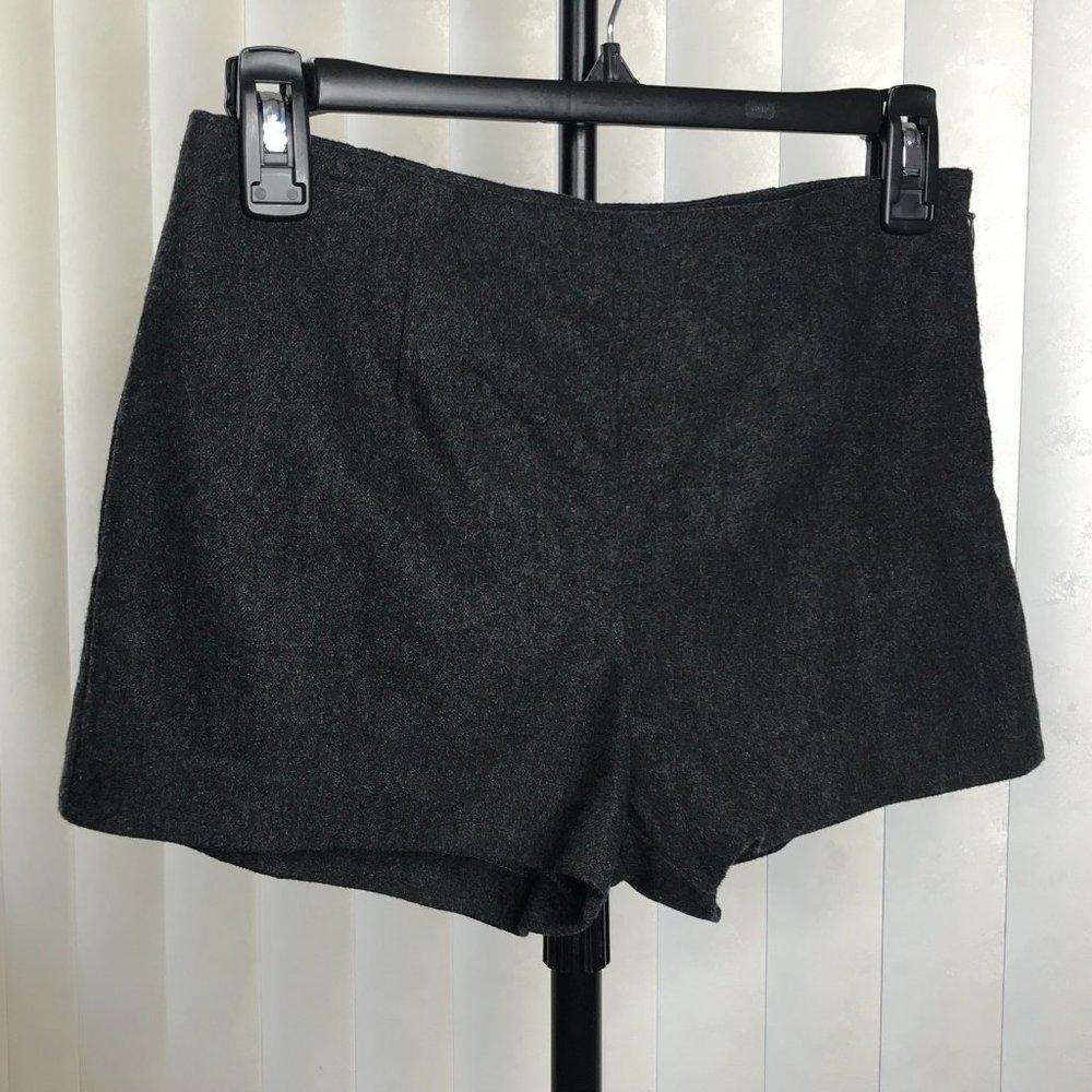Forever 21 Fashion Shorts Gray - Picture 4 of 10